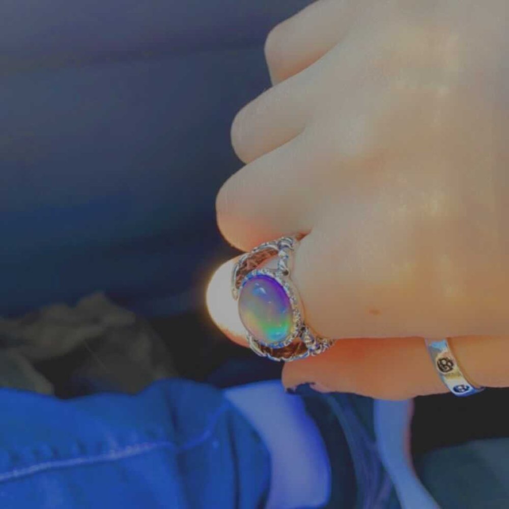 Meet your Posher, Cassandra